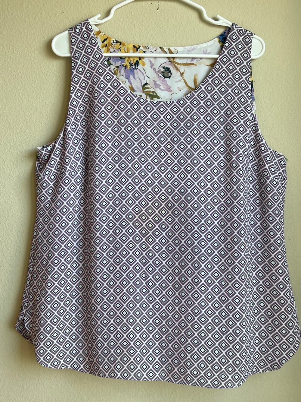 White House Black Market Reversible Purple Geometric Floral Tank Blouse Large